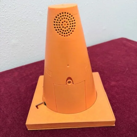 Disney Pixar Cars Movie Cozy Cone Motel Figure Sound & Moving Elements - Picture 3 of 7